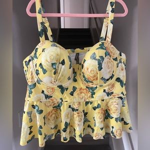 Torrid. Underwire. Yellow floral tankini top. Peplum style. Size 4F.